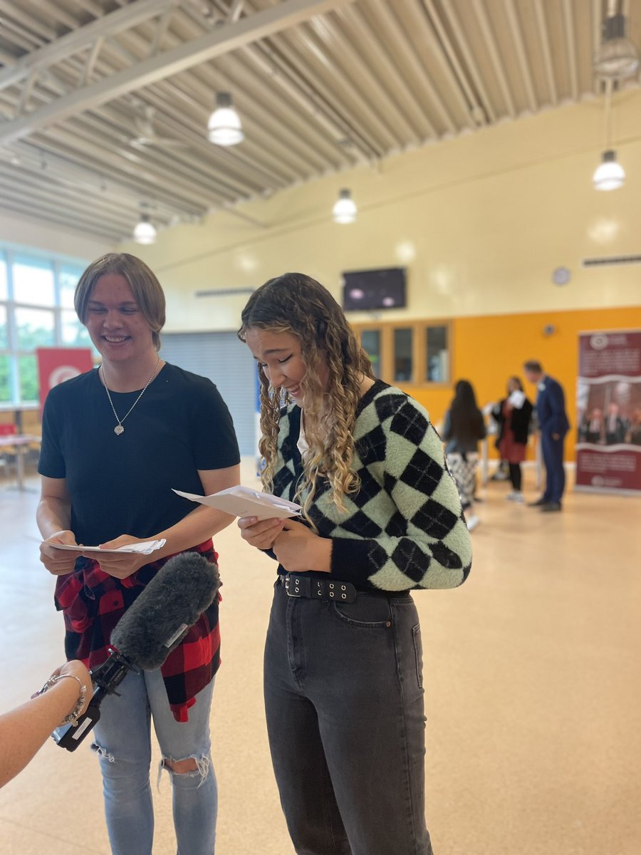 MusicThornhill's tweet photo. Congratulations to our Y11 Music students. So proud of your hard work and commitment and a pleasure to see you receive your rewards this morning. 🎶🎶 https://t.co/iViIhjGcsf