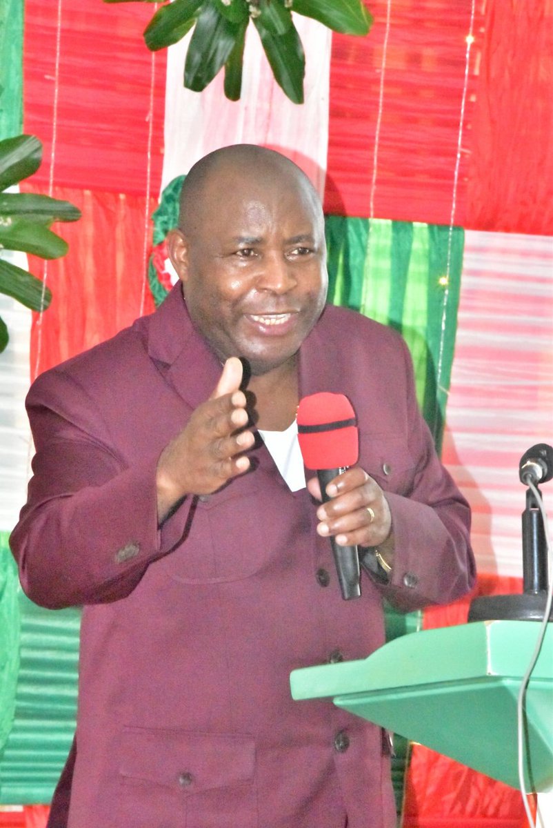 GitegaVuturaa's tweet photo. 4/#GenNeva @Evariste Ndayishimiye yamenyesheje ko icatuma igitoro kibura bari bahaye ama devises abagwizatunga kuva mu kwezi kwa @Mukakaro2022, ariko nubu ntikirashika. Ariko Reta ico yagiye kurangura carashitse inyuma y'iminsi @itarenga5. https://t.co/zwk2stfu9b