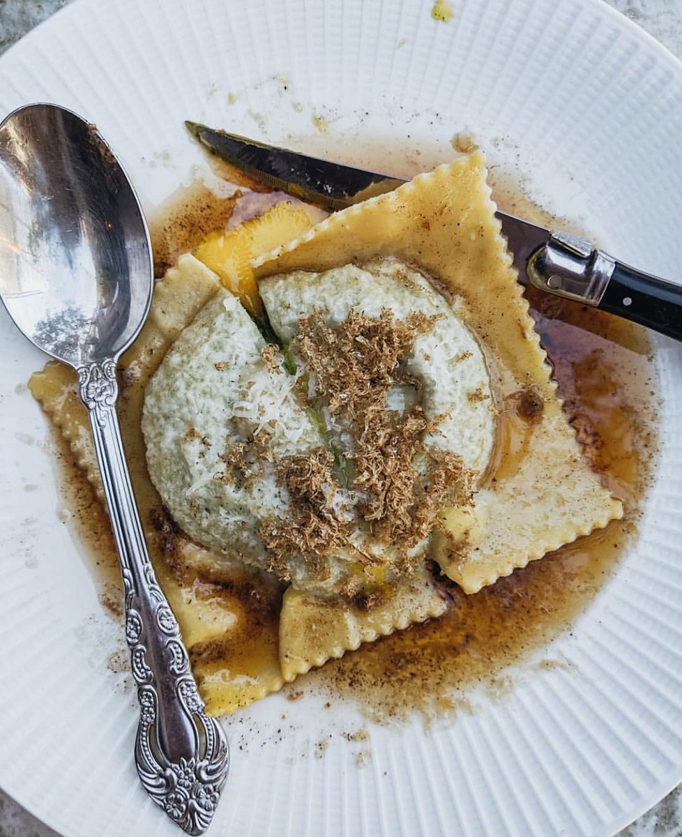 AmericanTruffle's tweet photo. Traveling to Chicago this fall? Check out these restaurants &amp; get your fill of truffle dishes:

🍽️ @BokaChicago 
🍽️ Joe's Wine Imports
🍽️ @BarKumiko 
🍽️ Kikko
🍽️ @BLVDchicago 
🍽️ @edeninchicago 
🍽️ Smyth
🍽️ @elskerestaurant 

https://t.co/FWcKhmL0Qq #AmericanTruffleCompany® https://t.co/CXuJ1PRRZj