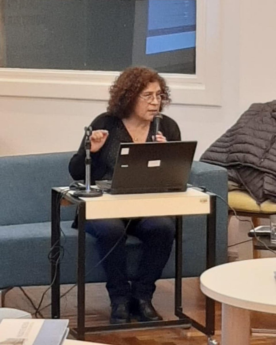 Gracias Dra. Mirta Graciela Giménez por la charla brindada sobre el servicio de Infoleg. Gracias por su gentileza y generosidad en compartir con nosotros todo el trabajo realizado, sus experiencias y esta herramienta tan importante que es Infoleg. <a href="/InfolegJus/">Infoleg</a> <a href="/cdi_mecon/">CDI-MECON-Ar</a>