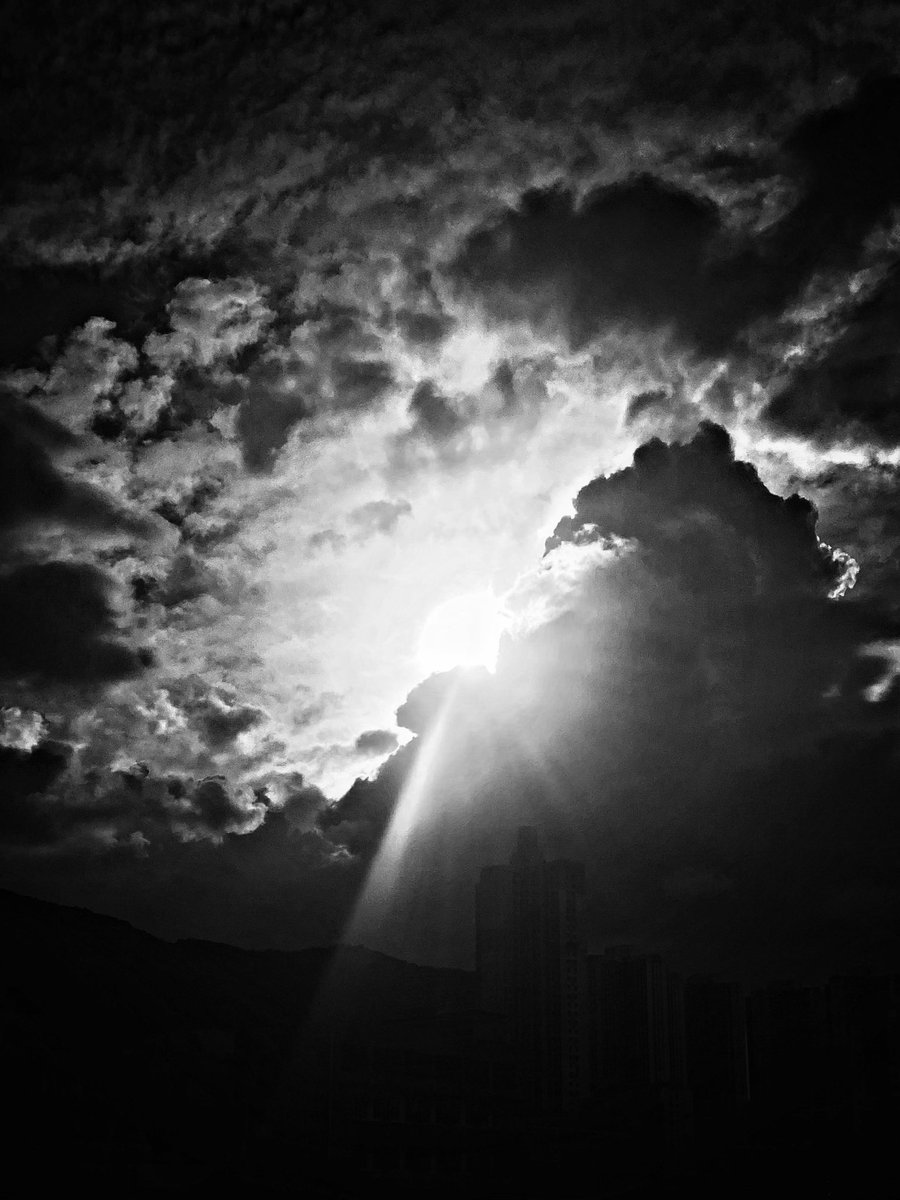 boomhkg's tweet photo. #0068 Cloud。

Follow our Instagram 
https://t.co/vkyLXV0euj

Available on Opensea.
https://t.co/exAGIFtkkn

#opensea #nft #nfts #NFTCommumitoy

Patterns with Black and White。Boom your mind 1 pattern at a time。 https://t.co/fNUkcTTQfo