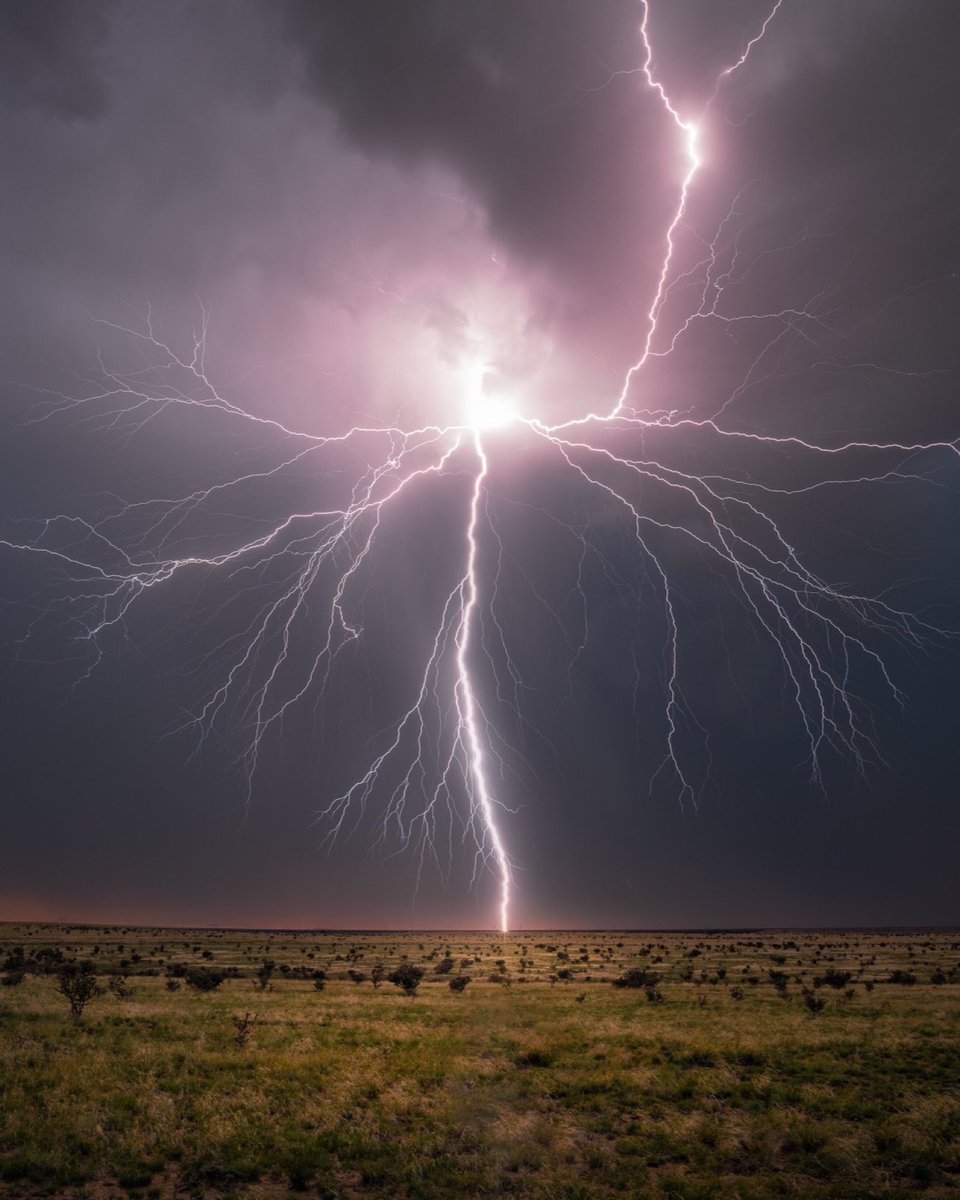 laurenbacawx's tweet photo. Stormbreaker ⚡️ https://t.co/V2tpU3EUy8