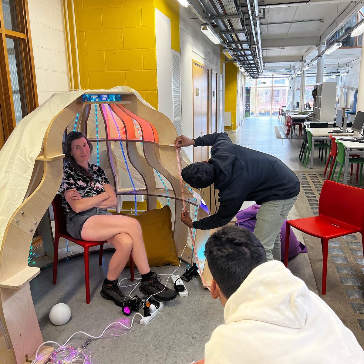 Joey_pods's tweet photo. Great day with @FionaRourke testing lights and #accessibility with our @EngineeringUWE students.  Testing views within the pod at different heights, EVERYONE should have the same experience #autism #Neurodiversity @UWEBristol @uwearch @ArchitectureMsc https://t.co/h1sNeHPoTW