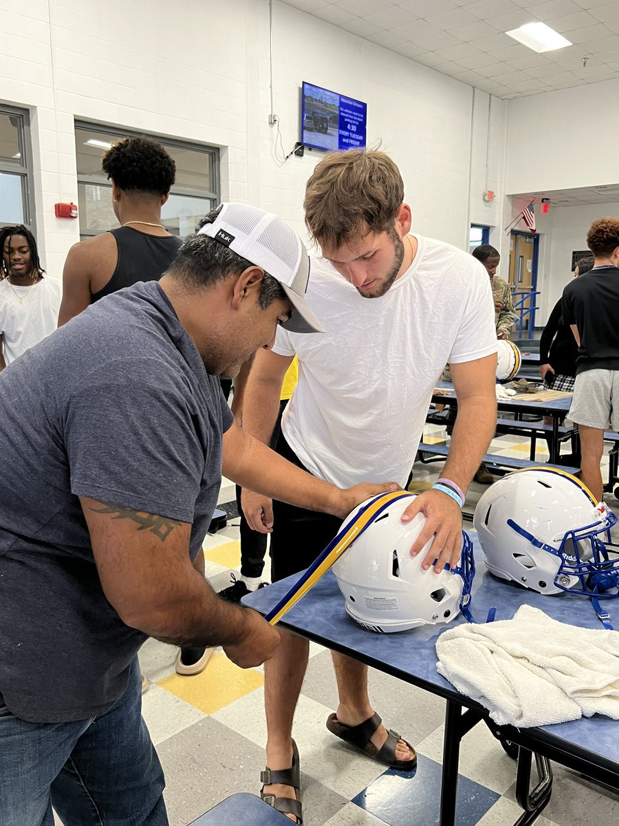 cmlerma01's tweet photo. Branding the Buffs 💙💛🦬🏈 #DefendTheBrand #WintheDay https://t.co/0cOgXrtPvC