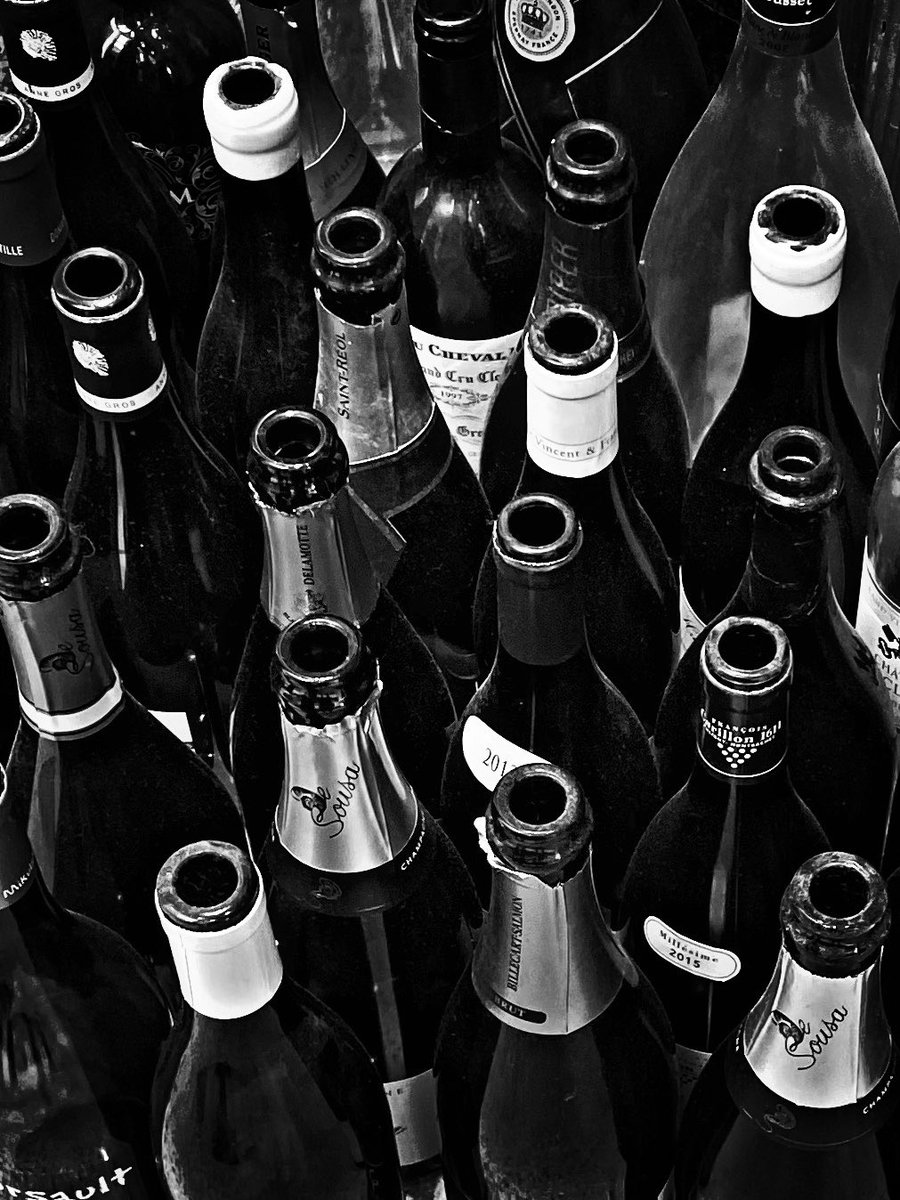 boomhkg's tweet photo. #0063 Bottles。

Follow our Instagram 
https://t.co/vkyLXV0euj

Available on Opensea.
https://t.co/exAGIFtkkn

#opensea #nft #nfts #NFTCommumitoy

Patterns with Black and White。Boom your mind 1 pattern at a time。 https://t.co/DVkPtIIosO