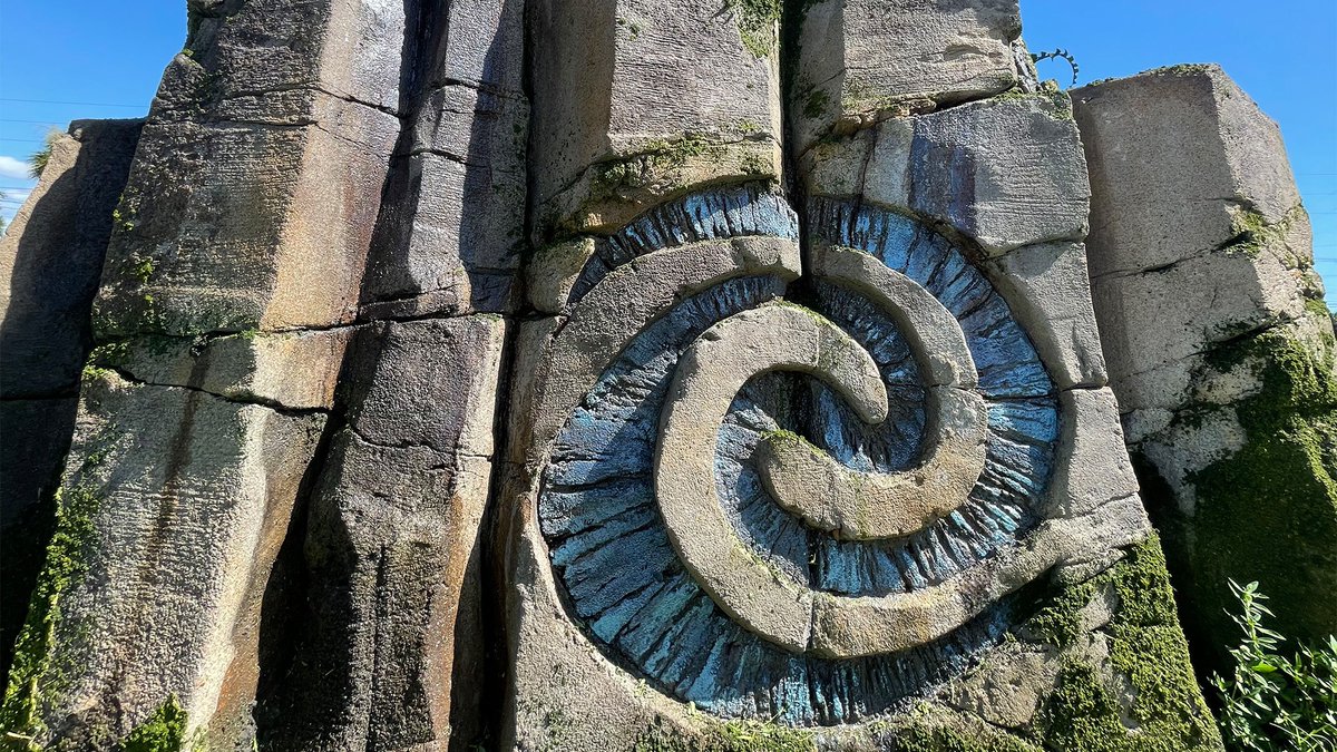 DisneyParks's tweet photo. To continue our celebration of #WorldPrincessWeek, take a look as we reveal more design details on Journey of Water, Inspired by Moana, an all-new experience coming soon to EPCOT. Learn more from Lead Concept Designer, Imagineer Reid Eckman: https://t.co/OD4g6Gdl57 https://t.co/f9mD2AypbX