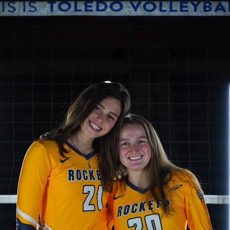 Toledo_VB's tweet image. 𝐌𝐞𝐞𝐭 𝐭𝐡𝐞 𝐓𝐞𝐚𝐦: #21 Izzy Granger

🏐 Outside Hitter
📚 Freshman
🏆🏆 State champ in volleyball AND discus

@Toledo_VB | 🚀