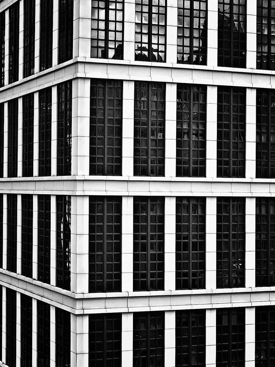 boomhkg's tweet photo. #0065 Windows。

Follow our Instagram 
https://t.co/vkyLXV0euj

Available on Opensea.
https://t.co/exAGIFtkkn

#opensea #nft #nfts #NFTCommumitoy

Patterns with Black and White。Boom your mind 1 pattern at a time。 https://t.co/2iREd708I2