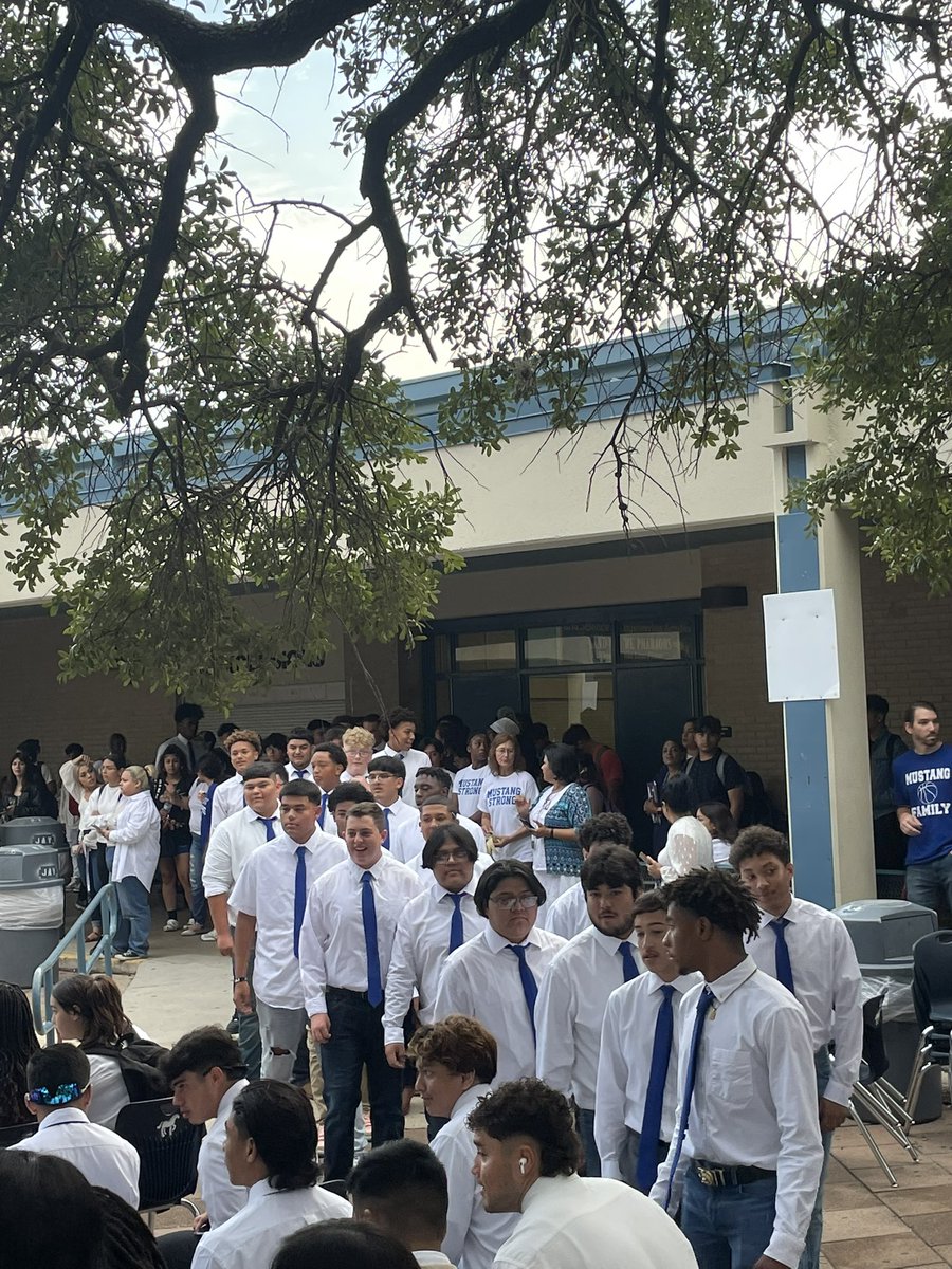 JJHSCounseling's tweet photo. Mustang Game Day Pep Rally @JayMustangFB! Go out there and represent Mustangs! We believe in you and support you! #MustangsIgnited @NISDJay @NISDJaySEA https://t.co/ofnNgUDC9e