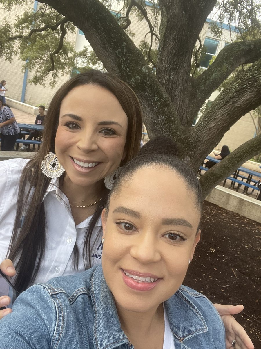 JJHSCounseling's tweet photo. Mustang Game Day Pep Rally @JayMustangFB! Go out there and represent Mustangs! We believe in you and support you! #MustangsIgnited @NISDJay @NISDJaySEA https://t.co/ofnNgUDC9e