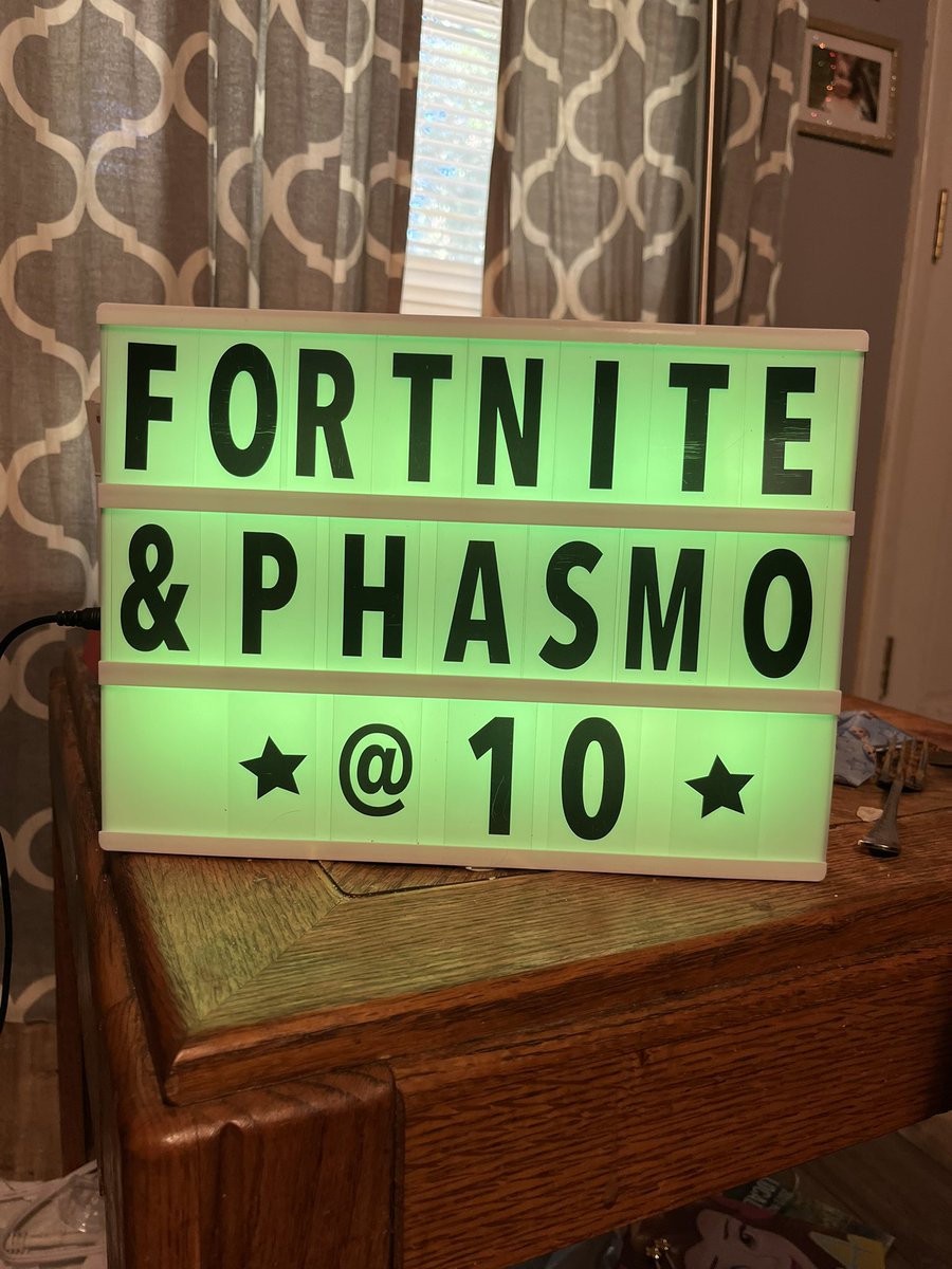 AliCat2017_TTV's tweet photo. I’m a little bit behind on posting this morning, please forgive me yall! Going live at 10 am CST/11 am EST. I’ll be playing my two favorite games, fortnite and phasmo. Aiming for a longer stream today. I hope y’all can come hangout for a bit #twitvhstreamer #fortnite #phamo https://t.co/9zO5YOmU7o