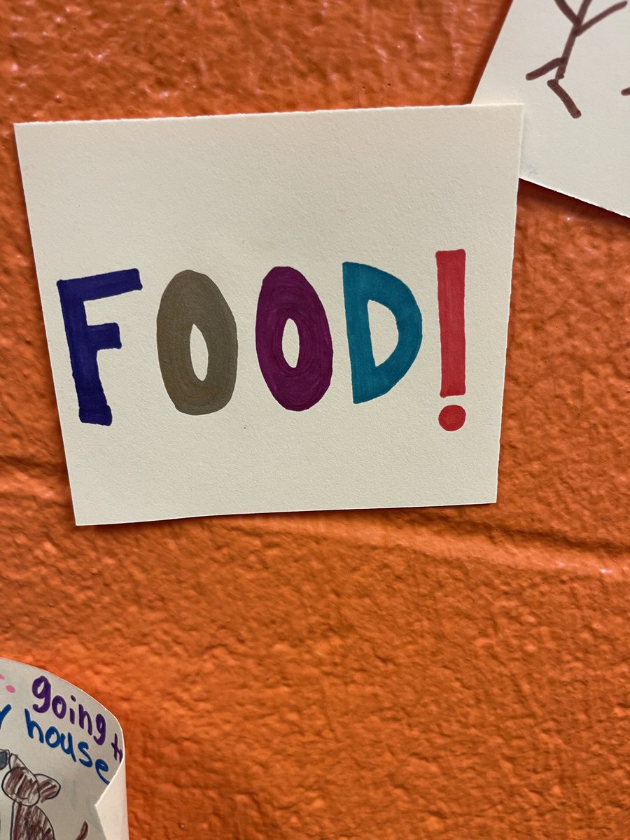 celestefoley21's tweet photo. Lakeview students and staff are grateful for so many things!! #wearelakeview #choosehappy #riseup https://t.co/JAVqQlVhH9