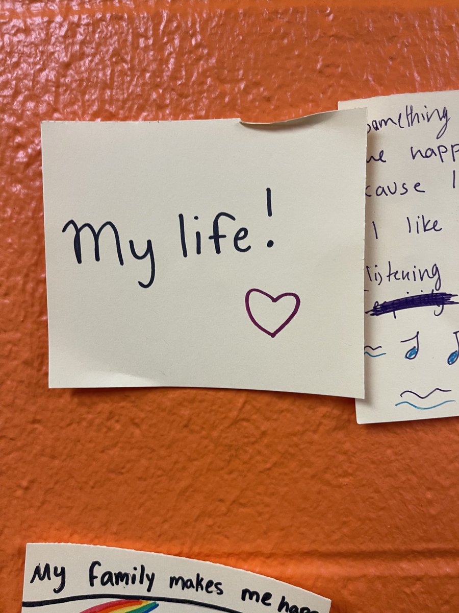 celestefoley21's tweet photo. Lakeview students and staff are grateful for so many things!! #wearelakeview #choosehappy #riseup https://t.co/JAVqQlVhH9