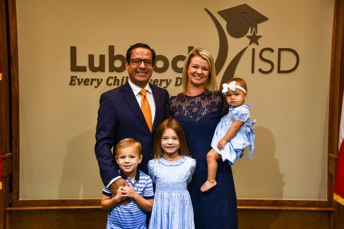 LubbockISD's tweet photo. This morning, Kristopher Zepeda took his oath of office to serve our district on the Lubbock ISD Board of Trustees for District 5. 🍎⁣

Congratulations to Kristopher and his family on his appointment! 📚⁣

#WeAreLubbockISD https://t.co/2jZind70UF