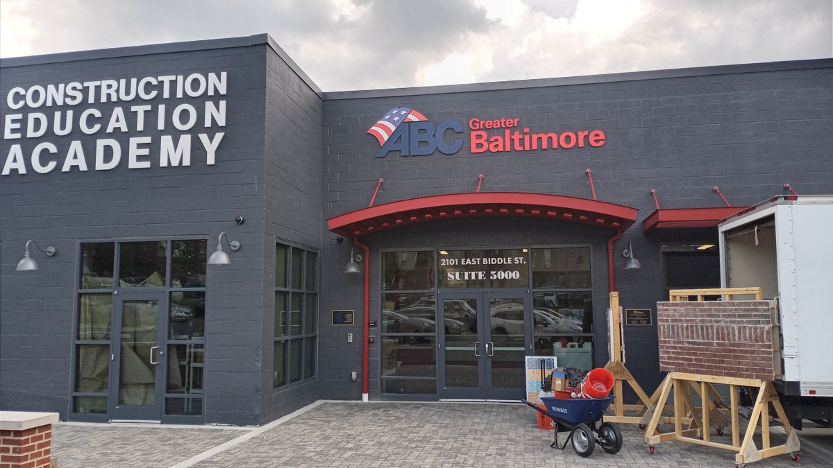 historic_trades's tweet photo. On 8/4, The Campaign & @NatlParkService's HPTC visited @nawicnational's Camp NAWIC at @ABCBaltimore to provide hands-on masonry and window glazing activities. This free week-long camp introduces girls to careers in the construction industry.🔨#historictrades #saveourskills https://t.co/U96pkMdtQ0