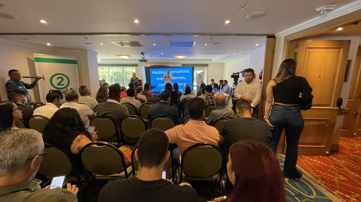 Conectados Colombia tweet media