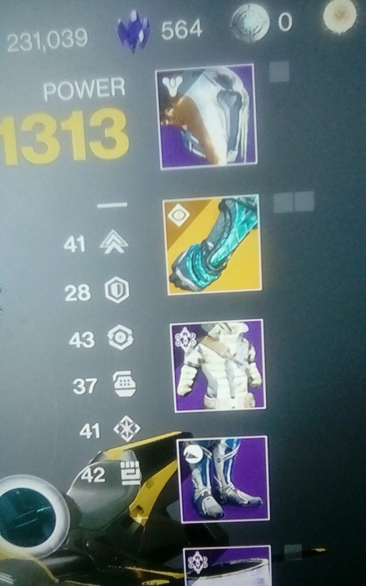 TonyT41006860's tweet photo. @BungieHelp Power does not match armour it was 1512 but dropped when I logged on.?? https://t.co/XGOG373ths