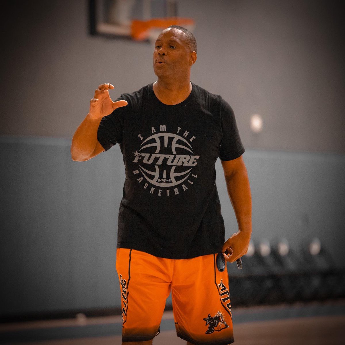 coachlesbean's tweet photo. “In My Element” / Truly blessed and highly-favored to continue my ministry.
Thank you GOD, Thank you DADDY for being in and with me daily. 🙏
#CoachBean2.0 #Yr23 https://t.co/bZMUEV5cEG