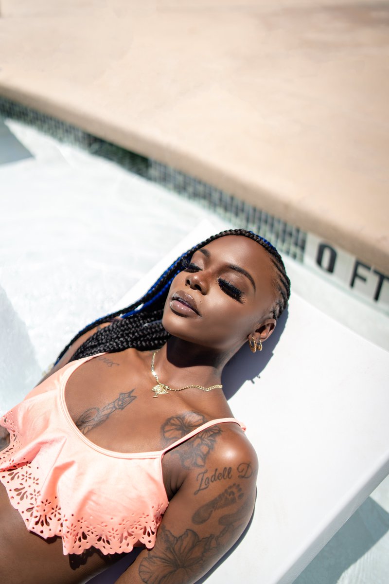 sequencecco's tweet photo. E D I T O R I A L🖤Photography for Branding Specifics ✨
MUA💄:: @chamerecosmeticsmua @troi_coleman 
https://t.co/gcL8tm52dg
https://t.co/YJwV7Uzox3
 #krsmediaco #photography #brandphotography #sanantonio https://t.co/9wAfrD1B8J