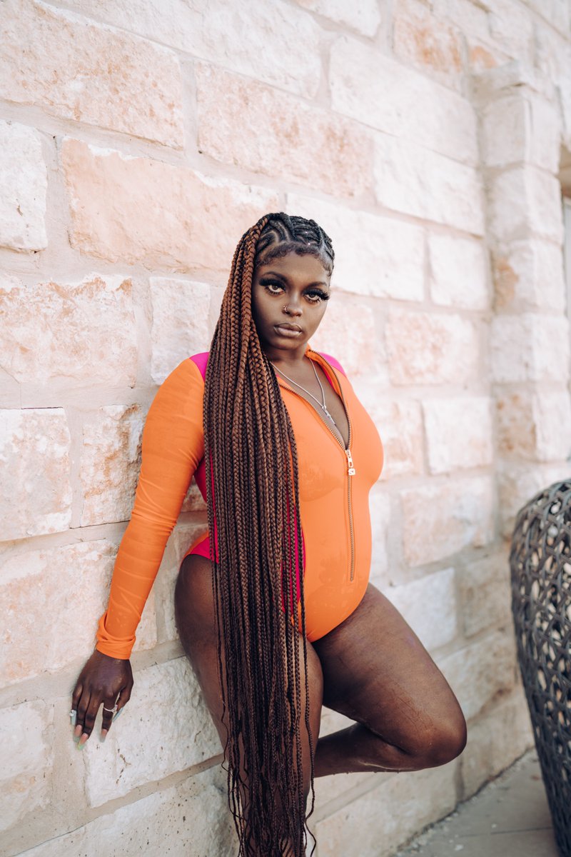 sequencecco's tweet photo. E D I T O R I A L🖤Photography for Branding Specifics ✨
MUA💄:: @chamerecosmeticsmua @troi_coleman 
https://t.co/gcL8tm52dg
https://t.co/YJwV7Uzox3
 #krsmediaco #photography #brandphotography #sanantonio https://t.co/9wAfrD1B8J