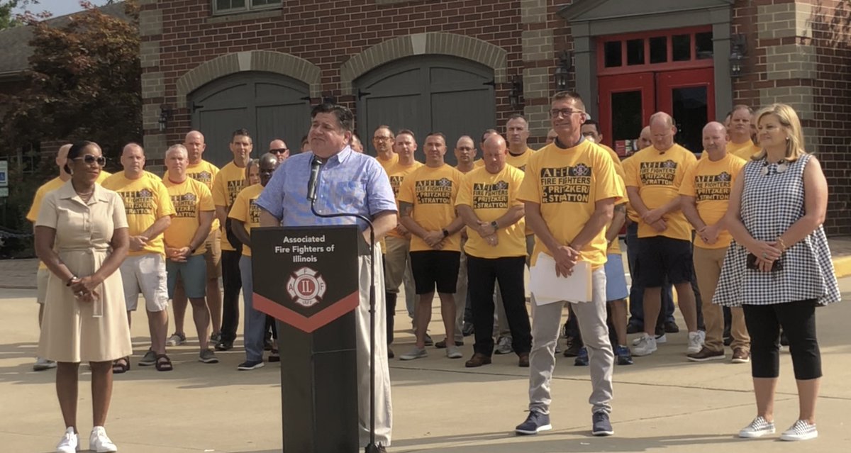 AFFI1935's tweet image. Today, President Chuck Sullivan and members of the AFFI proudly announced our endorsement of Governor @JBPritzker and Lt. Governor @JulianaforLG for a second term! 
Governor Pritzker has been a voice for working class families, union members, and first responders.