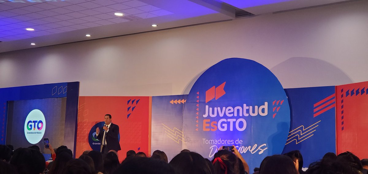 dianavala04's tweet photo. Agradecida con Gobierno del Estado de Guanajuato por crear estos espacios para los jovenes 💙
#JuventudEsGTO https://t.co/IrhzRnOv64