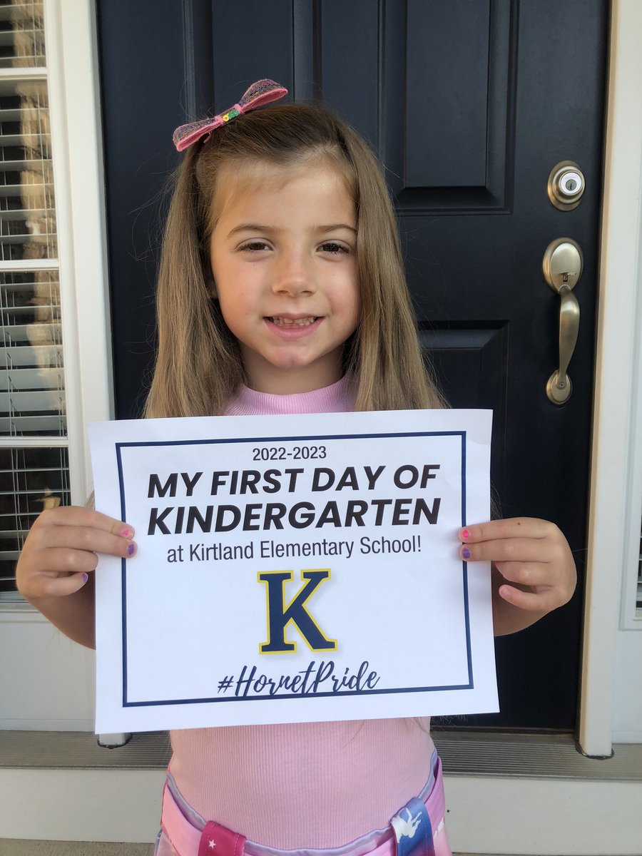 KellyAnnMoran's tweet photo. Baby Bird flew into Kindergarten today! #hornetpride #firstday
πππ @KirtlandCCTF @KirtlandSchools
Sending positive vibes and high fives to all of our local districts welcoming students for the first time today! #teamvibes #escwr #schoolsupporter https://t.co/xjmj5ZK8Wu