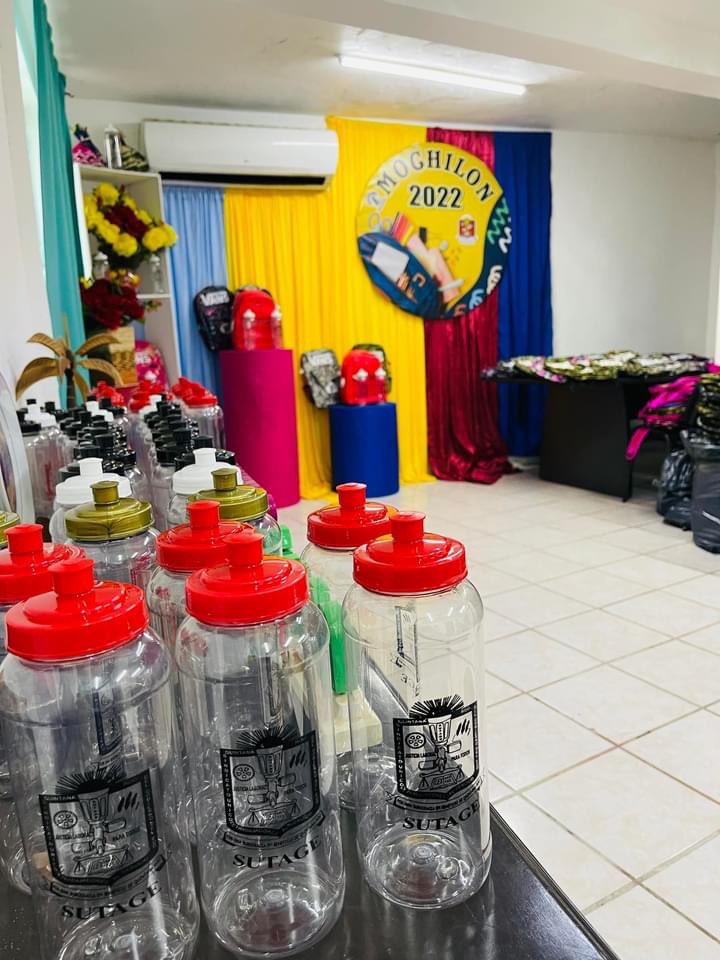 RobertoPootV's tweet photo. Hoy fue un día lleno de éxito y pudimos entregarle sus mochilas a más de 200 estudiantes de diferentes niveles académicos. Como siempre eh dicho, TRABAJO, MATA GRILLA 👊🏾#FSTSGE #SUTAGE
@MaraLezama @RicardoSanchzH @yohanet_torres @yensunniOPB @CarlosJoaquin @ZogbyMtz https://t.co/Xmdq4CtXlf