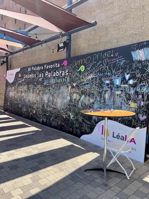 carlaMMED's tweet photo. LA Unified, MMED Dual Language students having fun @La Feria del Libro en Español y Festival Literario LéaLA 2022.
#DreamingInTwoLanguages https://t.co/NiVm32GW8I