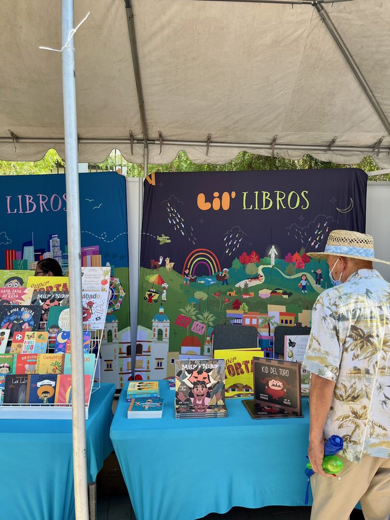 carlaMMED's tweet photo. LA Unified, MMED Dual Language students having fun @La Feria del Libro en Español y Festival Literario LéaLA 2022.
#DreamingInTwoLanguages https://t.co/NiVm32GW8I