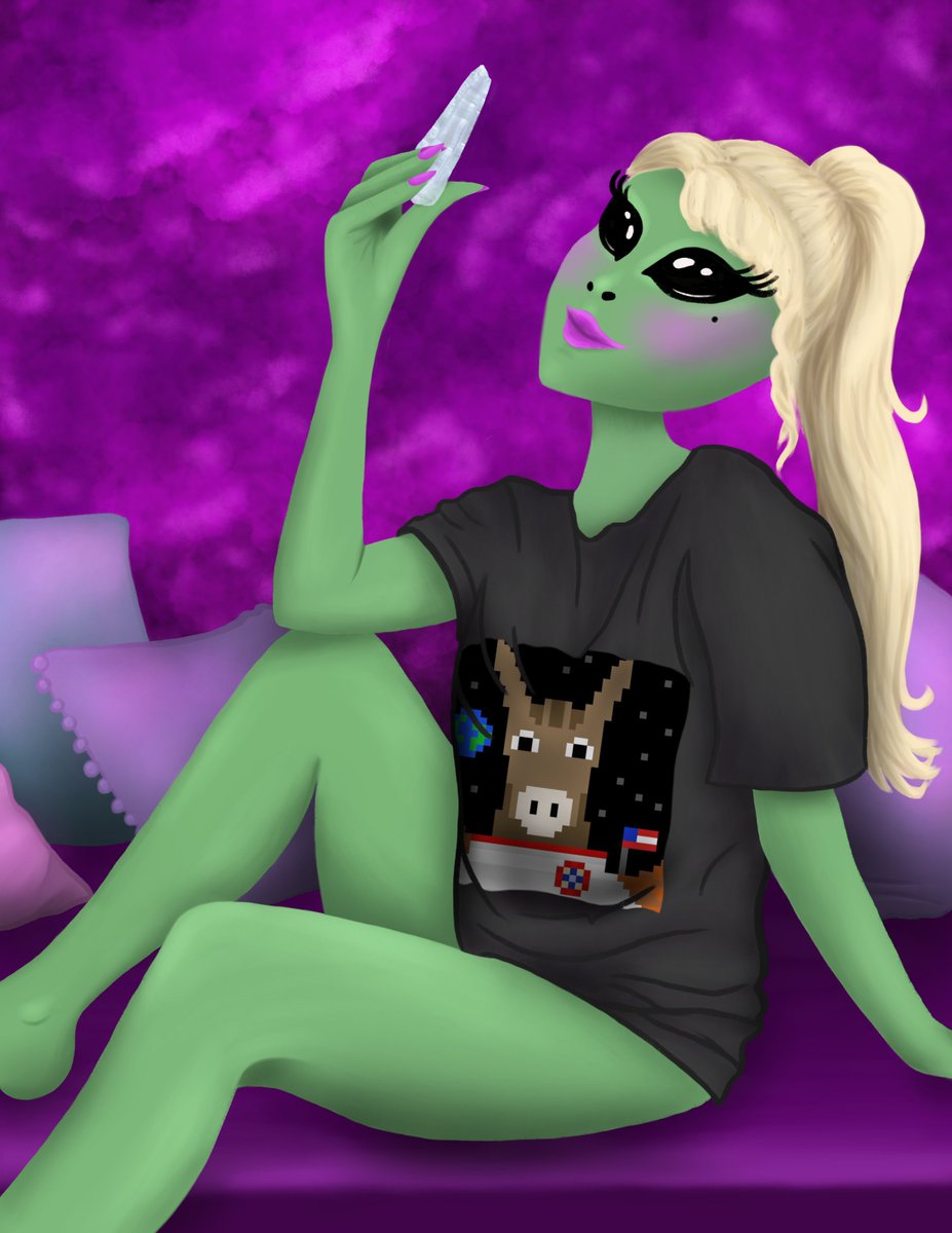 bitcoinburnbabe's tweet photo. Quartz Queen✨
featuring StarLink Pixelnaut #9999

Minted &amp; listed on @foundation 👇
https://t.co/hc7dPt8E0Q

10% of initial proceeds will be donated to the most rad project in all of the universe 💕🪐👇
@StarLinkETH 
https://t.co/LzZSNFLjJE https://t.co/1ZcPEfV54v
