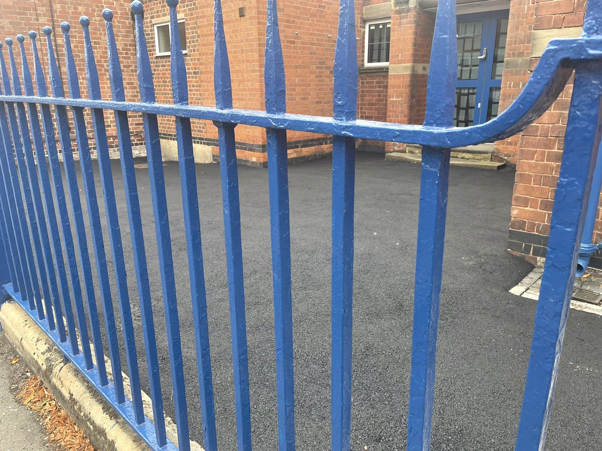 latimerprimary's tweet photo. Spot the difference? 🤩 Mr Moore has had a VERY busy summer and we are so grateful! #nomorerustyrailings #shinyshinyfloor #tarmac #newsheds #newgardenarea #workinprogress #blametherain #grateful https://t.co/cLNGgjvHwg