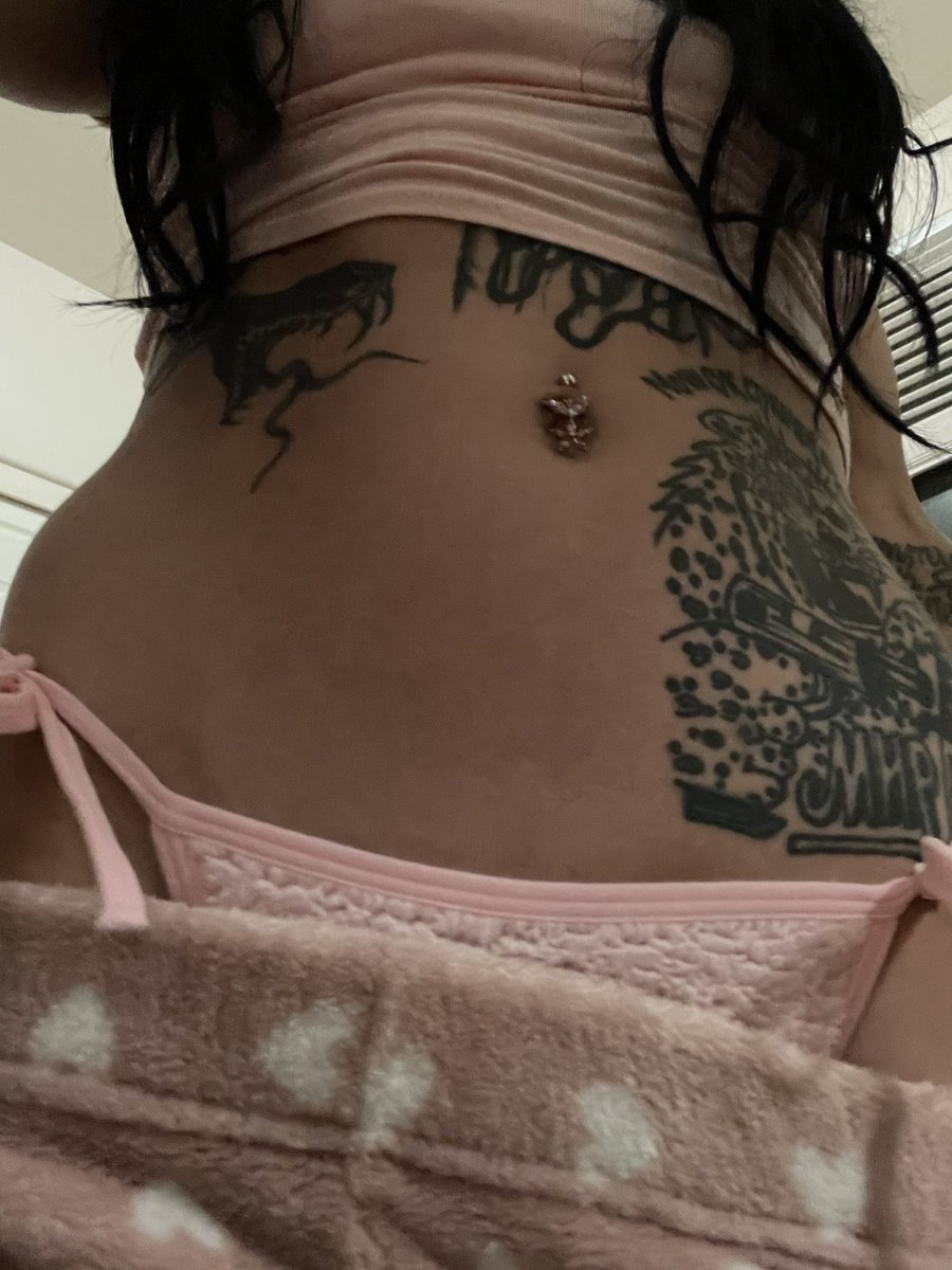 tracilordss's tweet photo. 🩰🚬 https://t.co/0eNAKUYVdA
