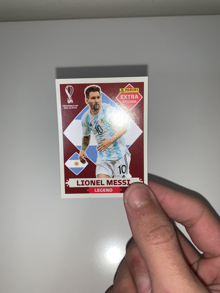 shadowdsam's tweet photo. vende-se carta colecionável Messi extra sticker, copa 2022, tratar sobre o valor pelas mensagens                                          *me ajudem alcançar o maior número de pessoas possível*                            #ChampionsLeague #Messi𓃵 #PaniniStickerAlbum #albumdacopa https://t.co/g0qdFVQuoT