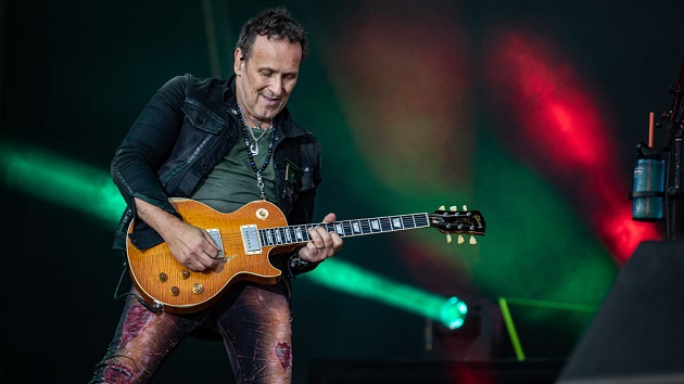 Sexagenaria! Happy 60th birthday to Def Leppard guitarist Vivian Campbell -  