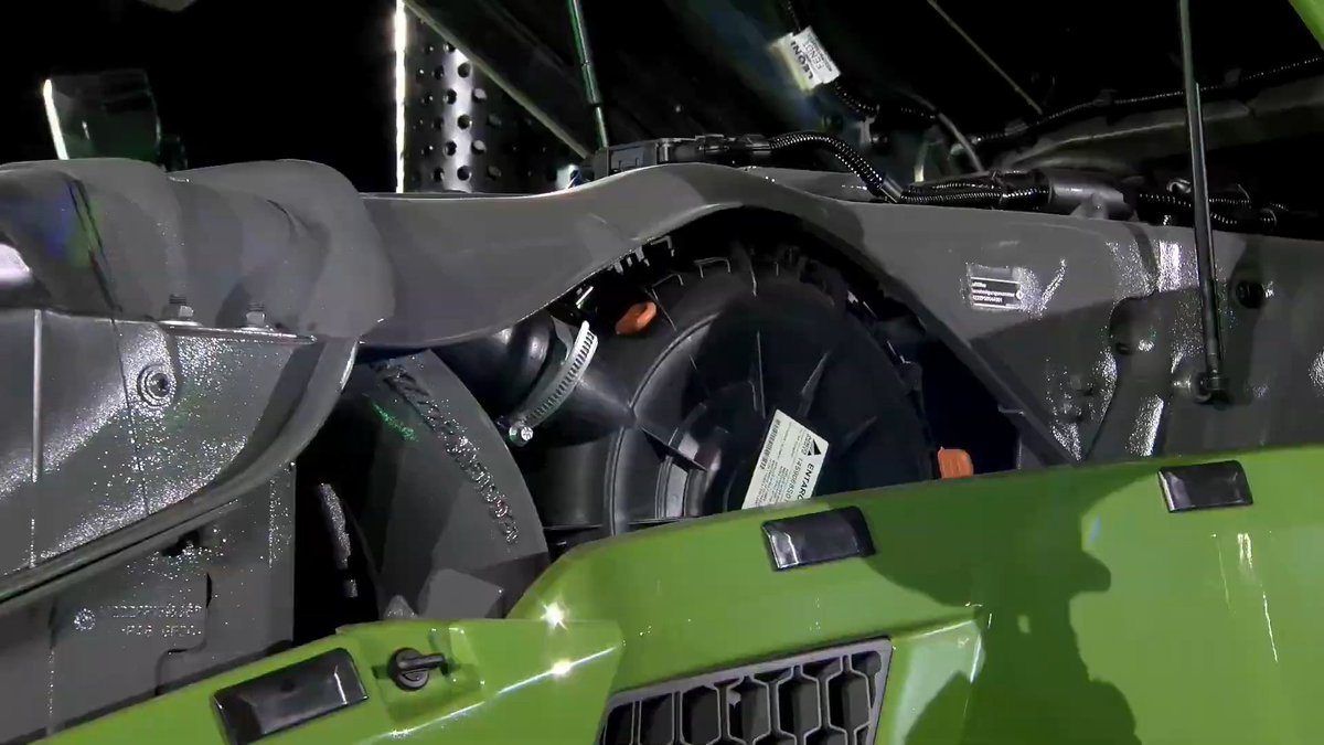 FendtSpain's tweet photo. El exclusivo motor AGCO Power desarrollado para Fendt es un motor de 6 cilindros con una cilindrada de 7,5 l que ofrece una gran potencia.
Además cuenta con el concepto de bajas revoluciones Fendt ID conocido ya en nuestras series 900 y 1000. #NextGen700 https://t.co/cNfWmcaQw2
