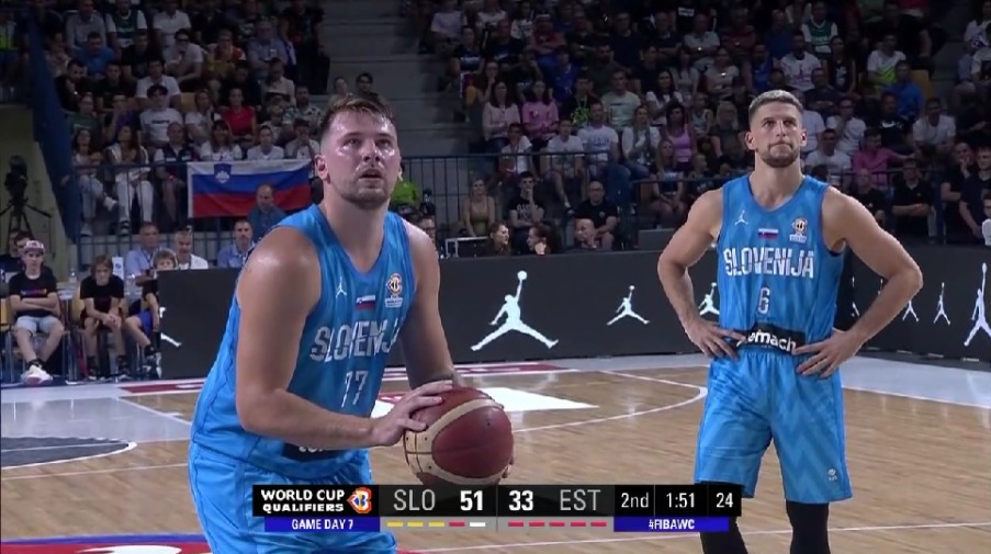 yosoydebasketmx's tweet photo. #Luka en modo #FIBA se encamina a firmar un #tripledouble
15 pts
9 Reb
6 Ast
Al medio tiempo #Slovenia 56 VS 38 #Estonia
#RoadToFIBAWC
#FIBAWCQ
#FIBAWC
#WinForAll
#YosoydeBasketMx 🏀🇲🇽 https://t.co/BYH3R572cO