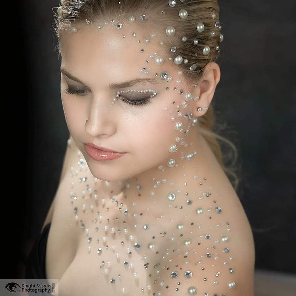 suzanne_makeup's tweet photo. My gorgeous work 

#mua #makeupartist #londonmakeup #uk #fashion #model #makeup #photo #potd #photographer #Photo_Folio #beauty #gems #Irish https://t.co/pB6w7Gj67r