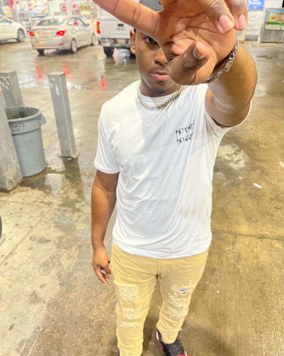 SylvesterWash21's tweet photo. Told a 💁🏾‍♀️ I’m a bad boy like Mike Lowery 🔥😎

#PTSO2 https://t.co/qnylCgq950