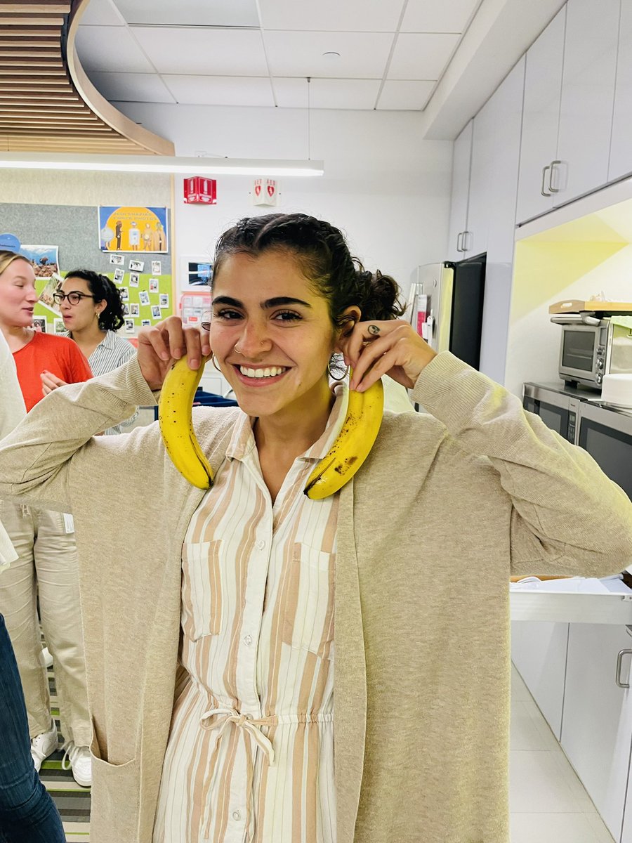 ShaziaMir71's tweet photo. Banana-drama happening today @labcentral and why not-it is National Banana Split day after all donβt you know #SummersNotOverYet ππππ https://t.co/U4SnuDVrPp