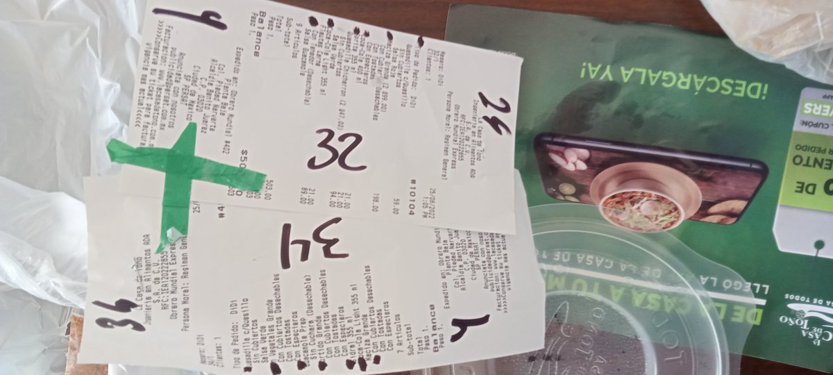 AngelicaAS15's tweet photo. @LaCasaDeTonoMx Al recibir mi pedido que contesta de 6 pozoles al dar unas cucharadas me percató de una anomalía un insecto en mi pozole. Por lo cual hago responsable a casa Toño de cualquier enfermedad gastrointestinal, ya que todos habíamos iniciado a probar los alimentos. https://t.co/TmLRPDLKS0