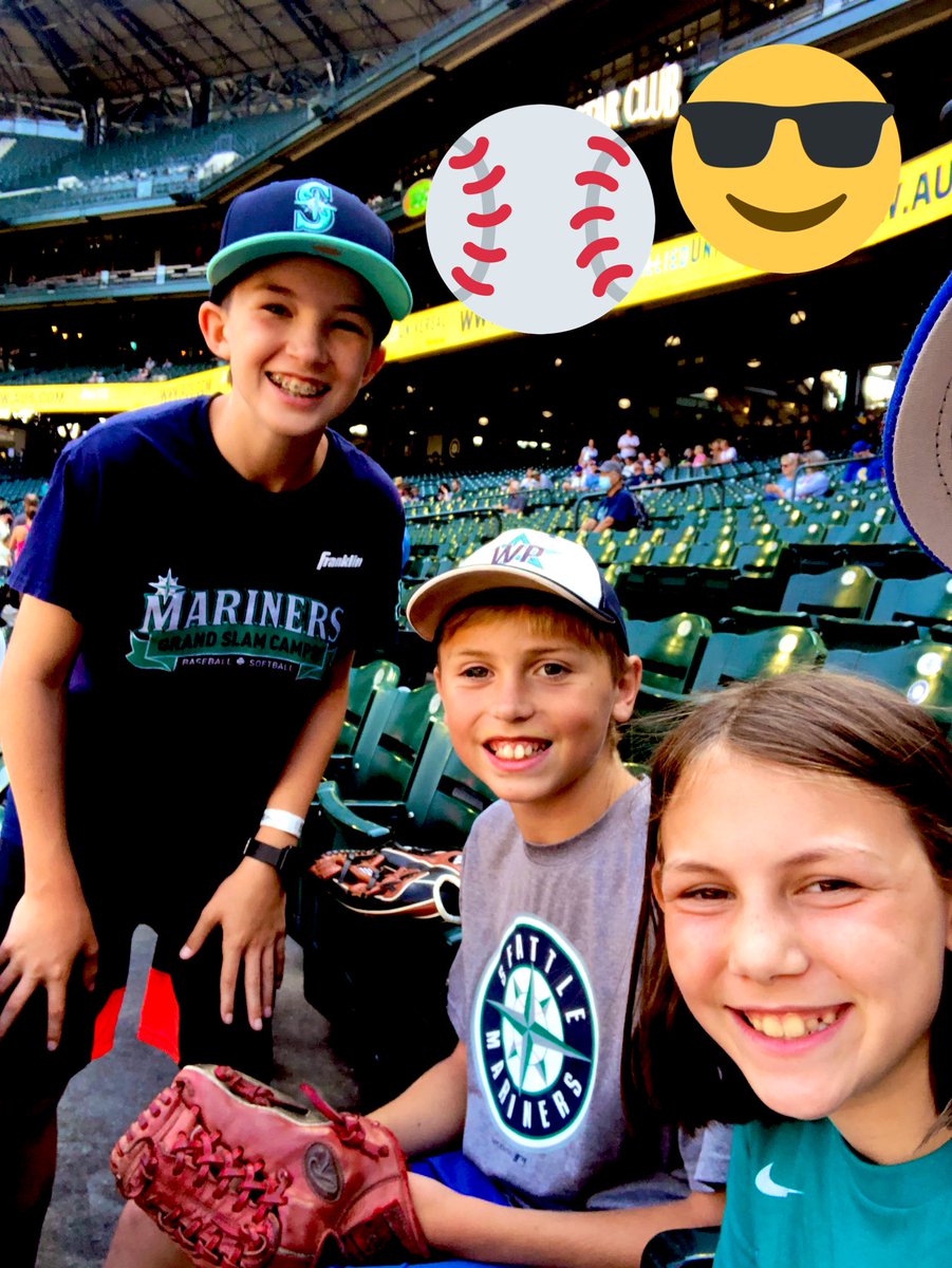 thejohncpotter's tweet photo. Playoff like baseball! #SeaUsRise @mariners and @CleGuardians https://t.co/GiZ4nVhsNv