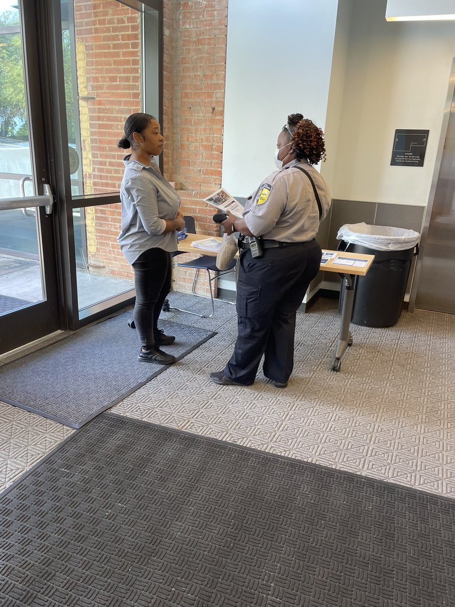 Day 2 of our Dart FN table day and couldn’t set up completely cause they all had questions about FirstNet <a href="/dbustamante1210/">David Bustamante</a> @CaresseSimpson <a href="/Resqme63/">Rick Evans</a> <a href="/Brandon_NTX/">Brandon Reese</a> <a href="/LynetteMAguilar/">Lynette Aguilar</a> <a href="/NTX_Market/">The NTX Market</a> <a href="/NTX_Iz/">Christopher Izaguirre</a> <a href="/Maksymkovalatt/">Maksym</a>