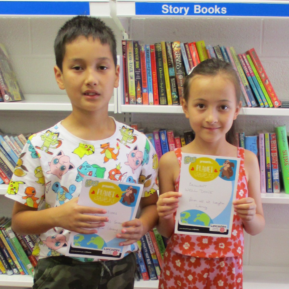 LancsLibraries's tweet photo. 👏📚🌏Many congratulations to the latest SCART Club Champions at #Longton who also enjoyed making fruit bird feeders.
Scarlett, Luca, Marshall and Violet great job!
#LongtonLibrary #SCARTClub2022 #SCARTPlanetSavers #LancsSummerFun https://t.co/oHPT8Cn5ay
