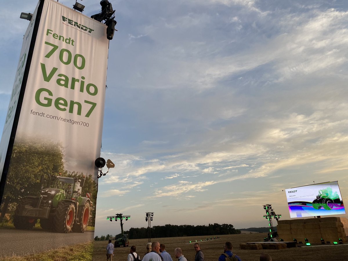 FendtSpain's tweet photo. Hasta aquí todo, muchas gracias por su atención. Como veis, en Fendt no dejamos indiferente a nadie. 😉🔝🚜 #NextGen700
Encontraréis más información del Fendt 700 Vario Gen 7 mañana a partir de las 12:00 horas (CET) en: https://t.co/sSBv8psctk https://t.co/CDpMDDiiG3
