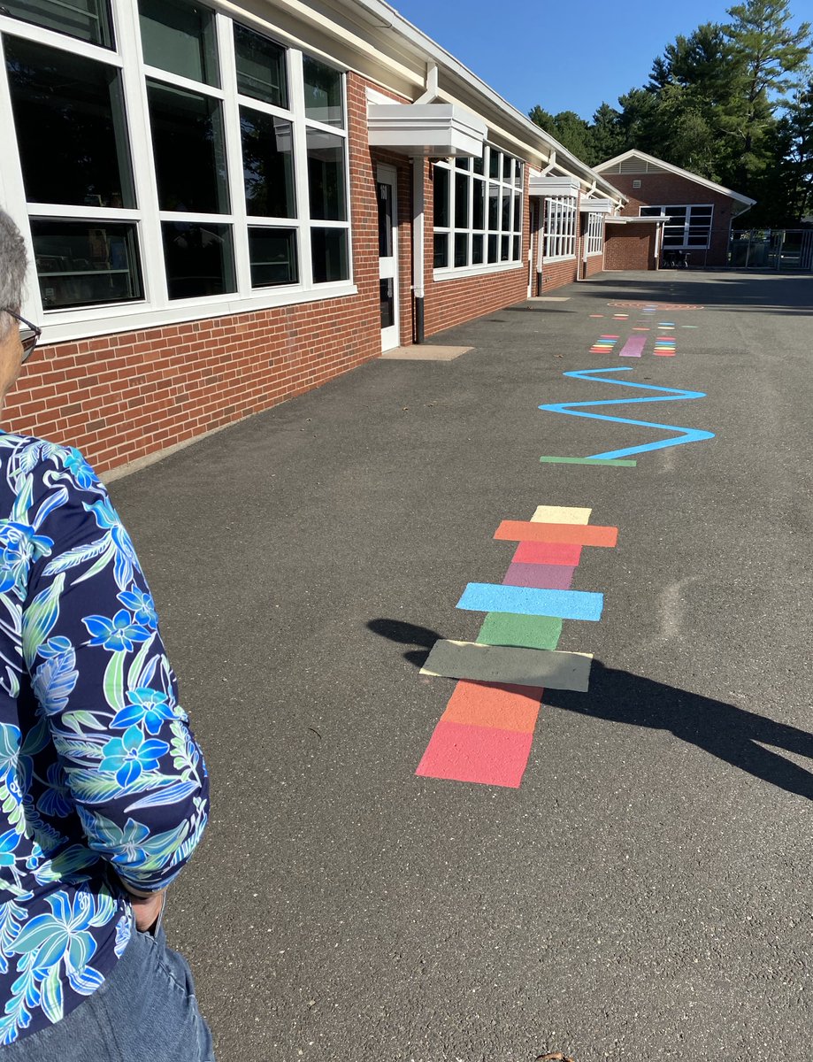 CLSPrincipal_'s tweet photo. Thank you to @clspto for giving us this cool sensory path for our students to use and the Ellington BOE for your support on the project. We appreciate the community's investment in our students.🧑🎓🛝🎨 @Ellington_CT @ellingtonBOE #clsstripes https://t.co/AecrjviIOx