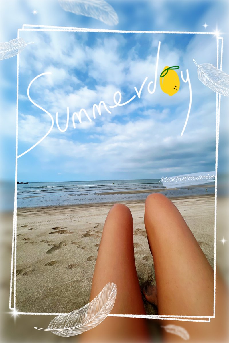 AliceIn38530196's tweet photo. Just another day at beach, grilling hot dogs 🌭 #hotdog #tanday #beach #summer #tanned #sunbath #tangirl #tanline https://t.co/mEwZ8iS0jC