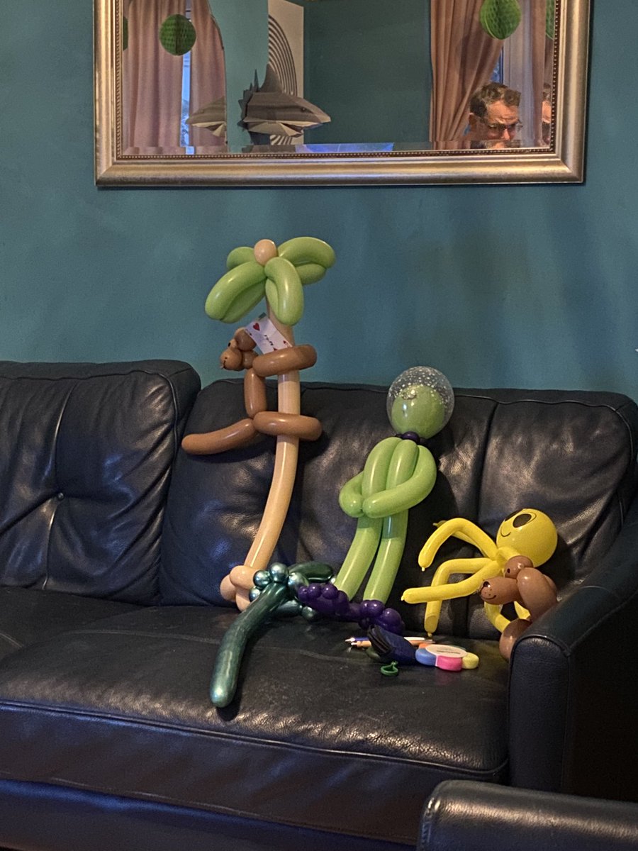 LGandT's tweet photo. Balloons are ready for the movie. It’s an electric mix but all united in their love of Harry Potter and The Order of the Phoenix #harrypotter #balloonmodels https://t.co/i3hoRNCeLk
