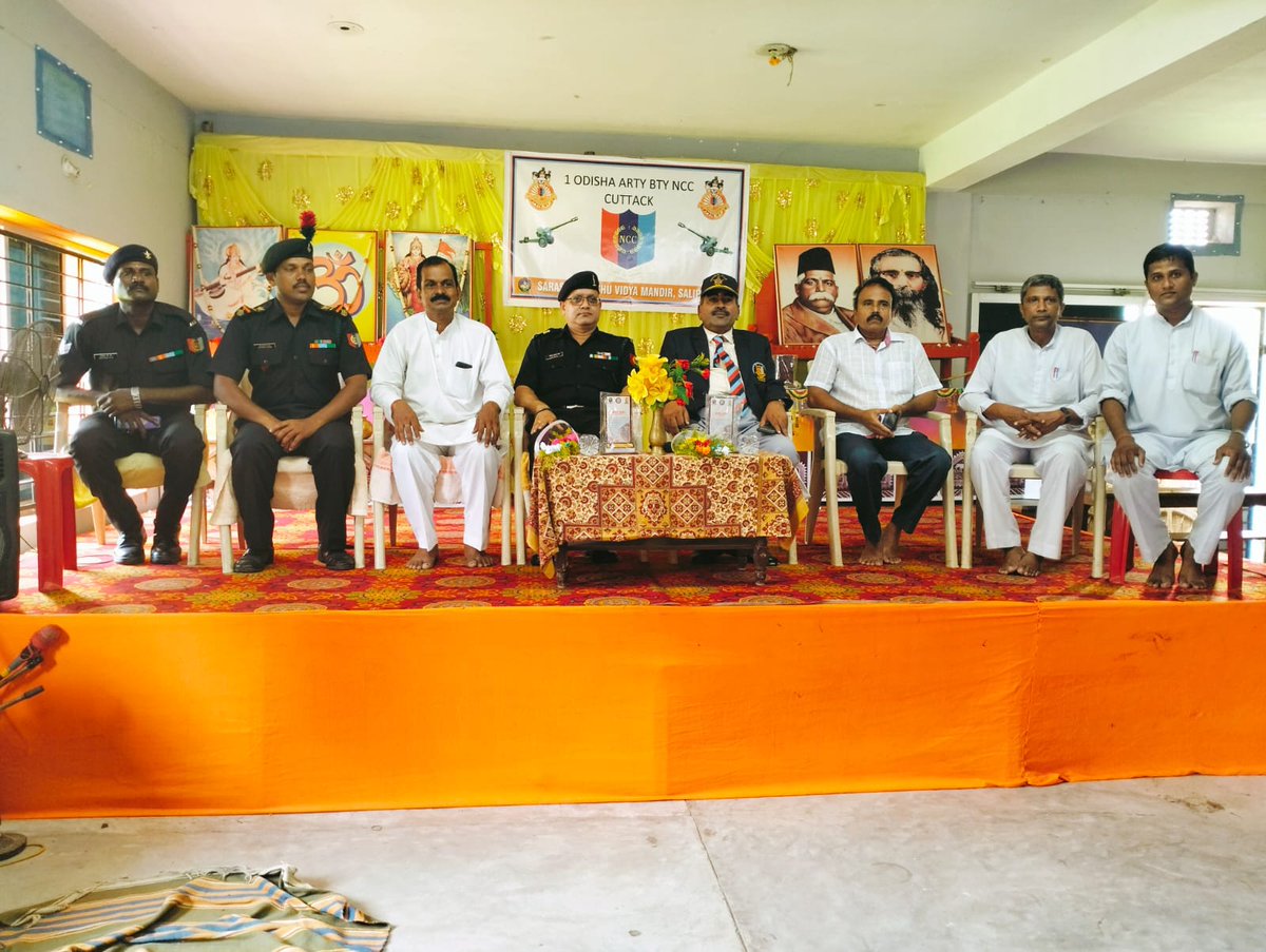 OneODArtyBtyNCC's tweet photo. Troop of #NCC at Saraswati Sishu Vidya Mandir (SSVM), Salipur under #1ODArtyBtyNCC was raised by #OC1ODArtyBtyNCC. Students and cadets were motivated to play role of effective future #NationBulider through #UnityandDiscipline. @utkalpride @kalinga_sagar @HQ_DG_NCC @DHE_Odisha https://t.co/iuXHbQtxyo