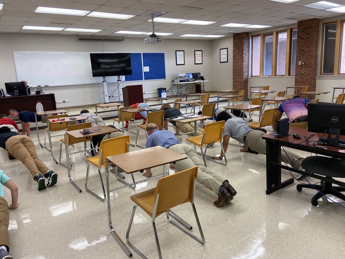 MHPTroopF's tweet photo. Thank you, Captain Turnipseed and Lt. Elkins for speaking to the C.O.R.E. class today about what it takes to become a Trooper. #CourtesyServiceSafety #MHPCORE https://t.co/3AdJ0qkdYC